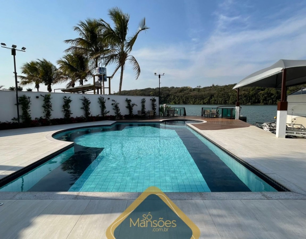CASA LUXUOSA DE 313M² NO CONDOMÍNIO ALDEIAS DO LAGO - ESMERALDAS/MG À VENDA!