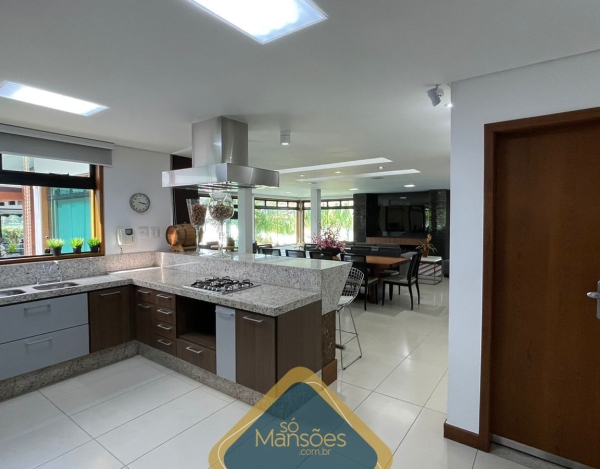 CASA LUXUOSA DE 313M² NO CONDOMÍNIO ALDEIAS DO LAGO - ESMERALDAS/MG À VENDA!