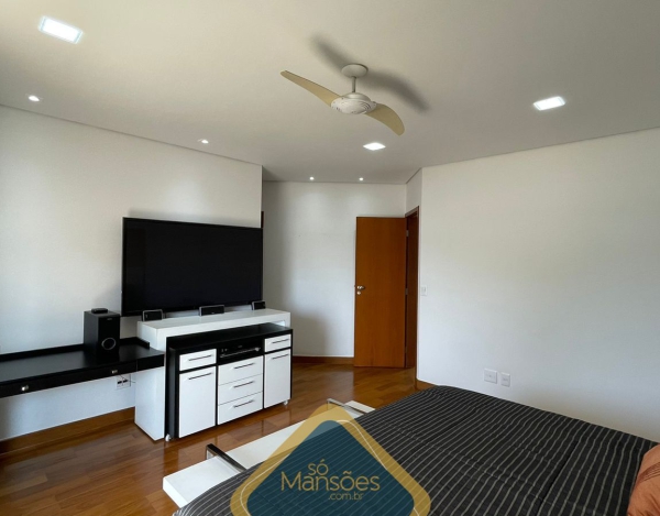 CASA LUXUOSA DE 313M² NO CONDOMÍNIO ALDEIAS DO LAGO - ESMERALDAS/MG À VENDA!