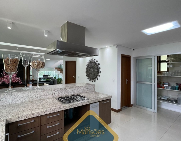 CASA LUXUOSA DE 313M² NO CONDOMÍNIO ALDEIAS DO LAGO - ESMERALDAS/MG À VENDA!