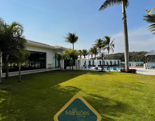 Bela casa de 313m² à venda no condomínio Aldeias do Lago - Esmeraldas/MG.