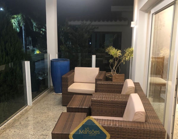 Casa de 550m² à venda no condomínio Residencial Quinta das Palmeiras em Varginha/MG.