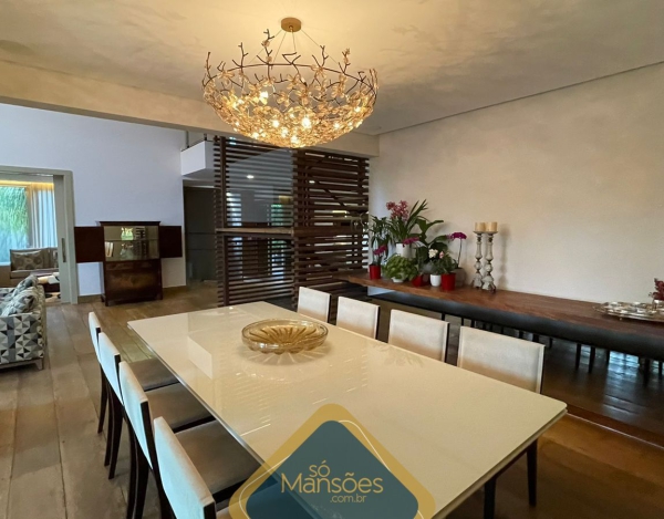 EXUBERANTE RESIDÊNCIA DE 736m² NO VALE DOS CRISTAIS - UMA VERDADEIRA JOIA À VENDA