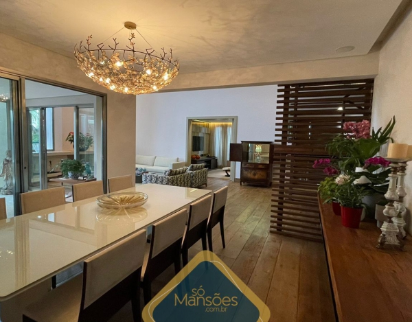 EXUBERANTE RESIDÊNCIA DE 736m² NO VALE DOS CRISTAIS - UMA VERDADEIRA JOIA À VENDA