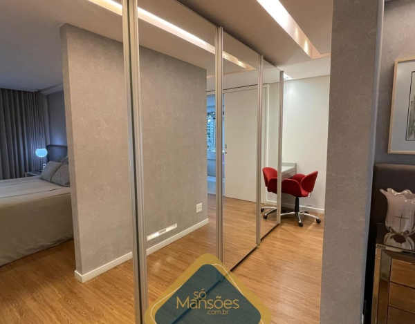EXUBERANTE RESIDÊNCIA DE 736m² NO VALE DOS CRISTAIS - UMA VERDADEIRA JOIA À VENDA