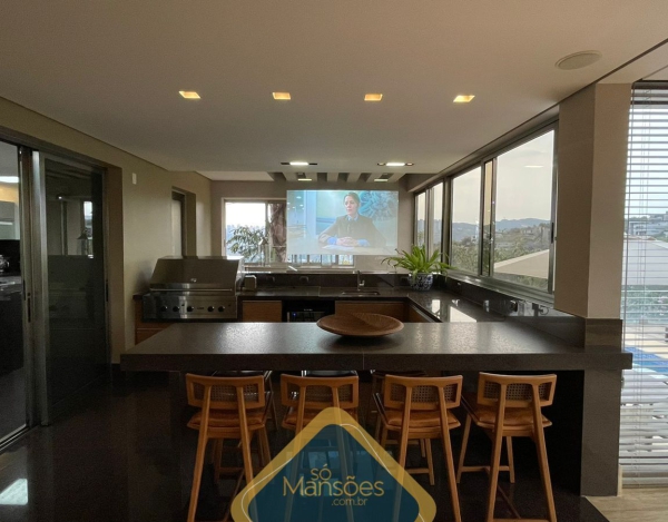 EXUBERANTE RESIDÊNCIA DE 736m² NO VALE DOS CRISTAIS - UMA VERDADEIRA JOIA À VENDA