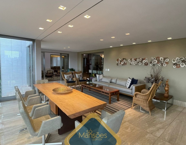 EXUBERANTE RESIDÊNCIA DE 736m² NO VALE DOS CRISTAIS - UMA VERDADEIRA JOIA À VENDA