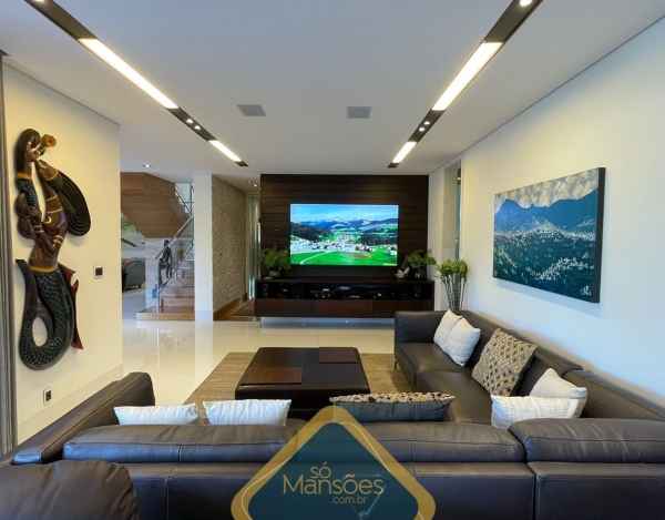 CASA DE 844,45m² NO VALE DOS CRISTAIS 