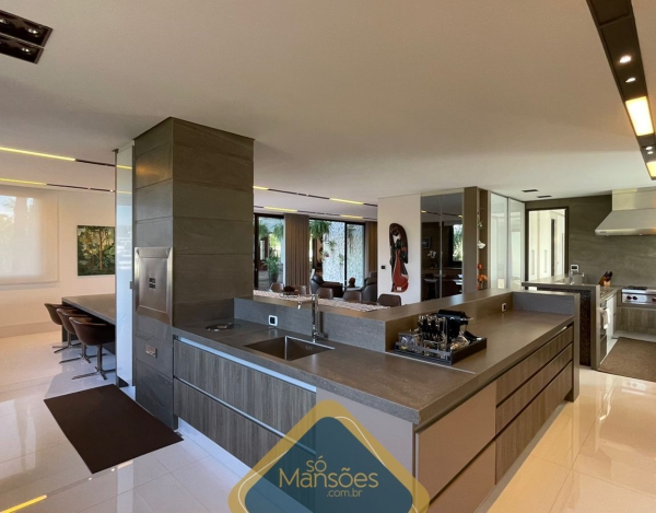 CASA DE 844,45m² NO VALE DOS CRISTAIS 