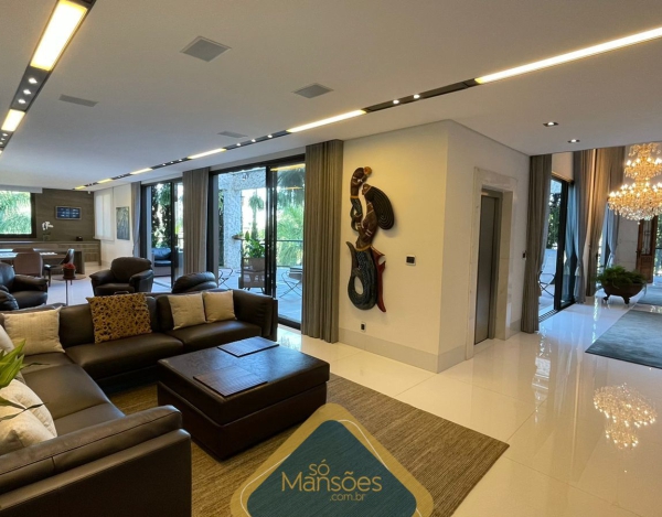 CASA DE 844,45m² NO VALE DOS CRISTAIS 