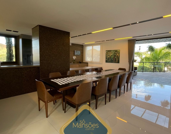 CASA DE 844,45m² NO VALE DOS CRISTAIS 