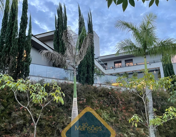 CASA DE 844,45m² NO VALE DOS CRISTAIS 