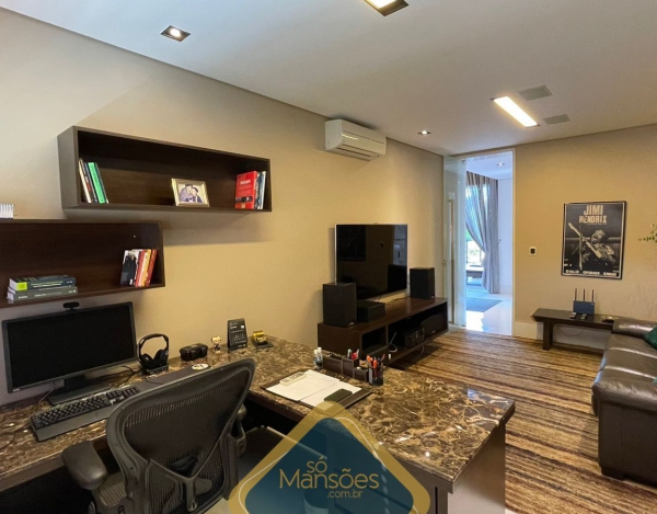 CASA DE 844,45m² NO VALE DOS CRISTAIS 