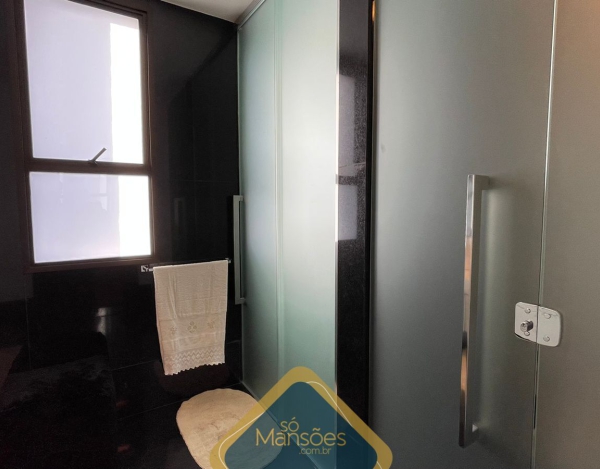 CASA DE 844,45m² NO VALE DOS CRISTAIS 