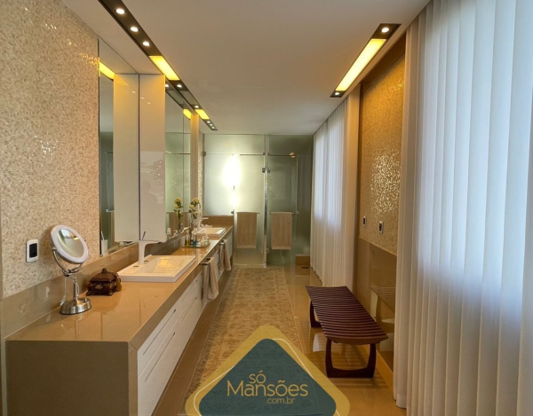CASA DE 844,45m² NO VALE DOS CRISTAIS 