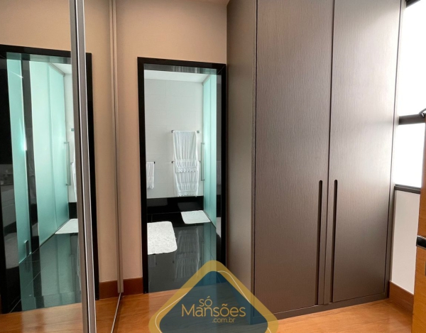 CASA DE 844,45m² NO VALE DOS CRISTAIS 