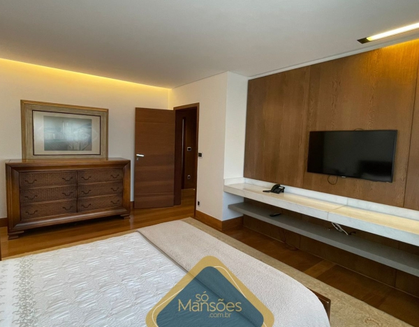 CASA DE 844,45m² NO VALE DOS CRISTAIS 