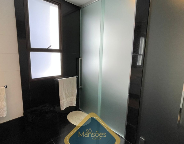 CASA DE 844,45m² NO VALE DOS CRISTAIS 