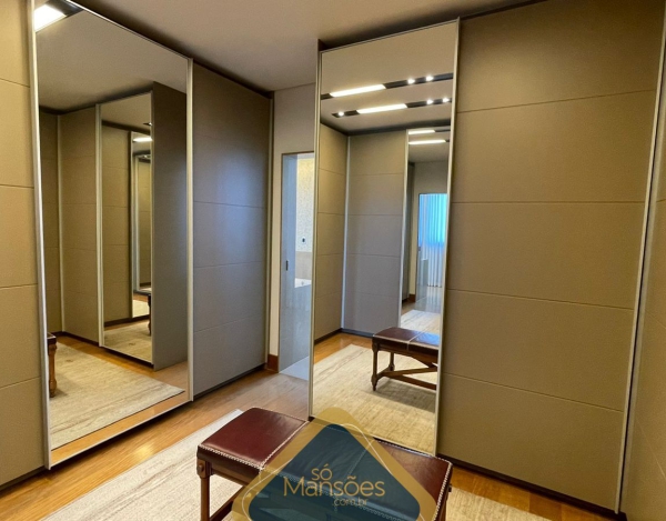 CASA DE 844,45m² NO VALE DOS CRISTAIS 