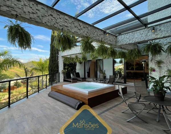 CASA DE 844,45m² NO VALE DOS CRISTAIS 