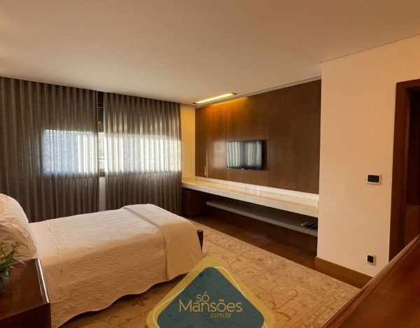 CASA DE 844,45m² NO VALE DOS CRISTAIS 