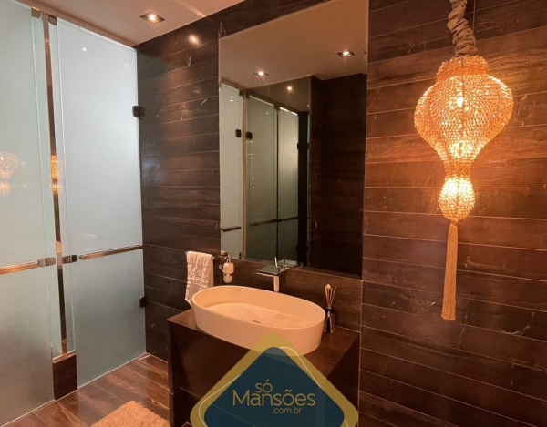 CASA DE 844,45m² NO VALE DOS CRISTAIS 