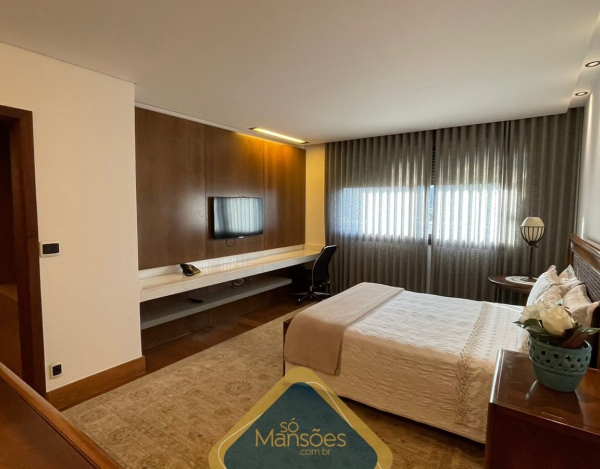 CASA DE 844,45m² NO VALE DOS CRISTAIS 