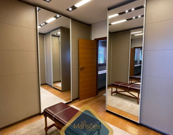 CASA DE 844,45m² NO VALE DOS CRISTAIS 