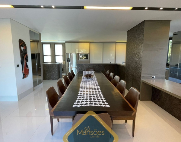CASA DE 844,45m² NO VALE DOS CRISTAIS 