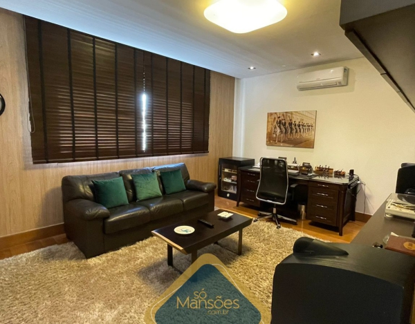 CASA DE 844,45m² NO VALE DOS CRISTAIS 