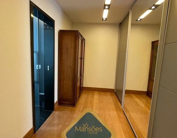 CASA DE 844,45m² NO VALE DOS CRISTAIS 