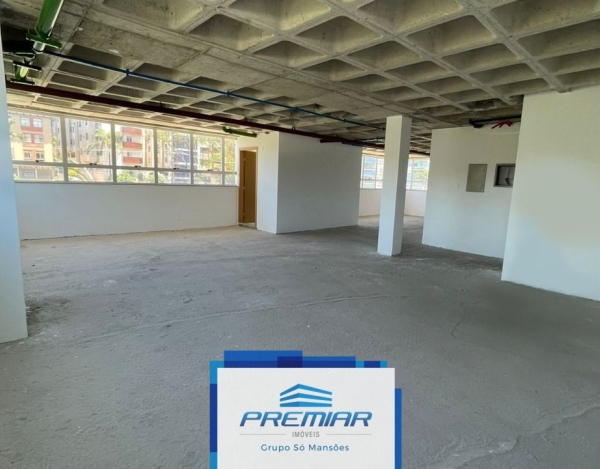 Prédio comercial de 2.447,40m² com excelente localização.