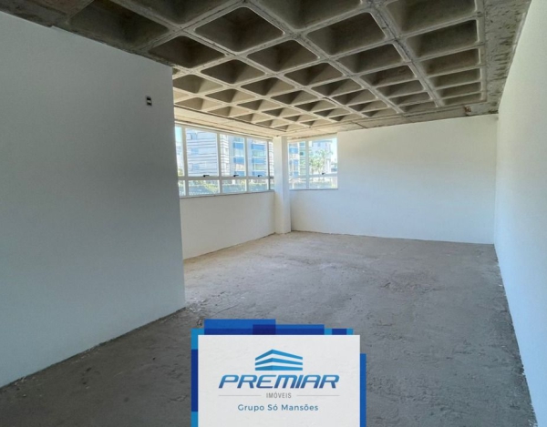 Prédio comercial de 2.447,40m² com excelente localização.