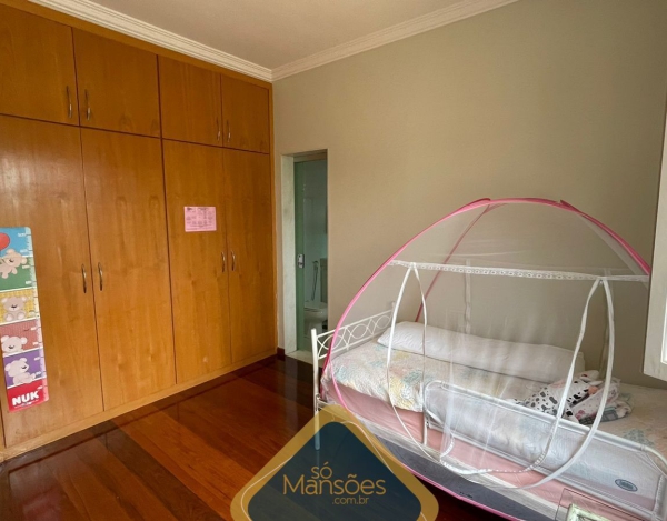 Casa de 538m² à venda no Condomínio Parque do Engenho.