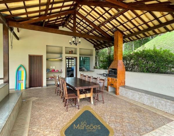 Casa de 538m² à venda no Condomínio Parque do Engenho.