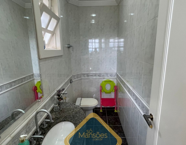 Casa de 538m² à venda no Condomínio Parque do Engenho.