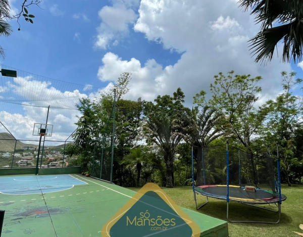 Excelente casa com ótima localização à venda no Condomínio Village Terrasse.