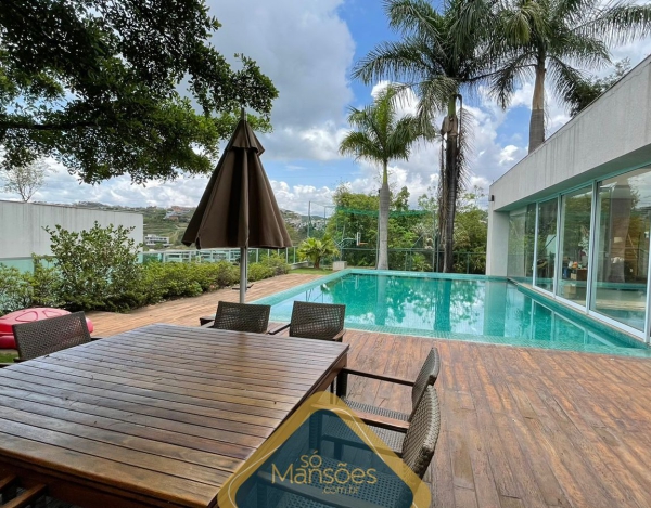 Excelente casa com ótima localização à venda no Condomínio Village Terrasse.