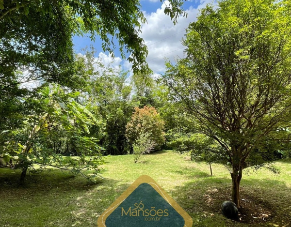 Excelente casa com ótima localização à venda no Condomínio Village Terrasse.