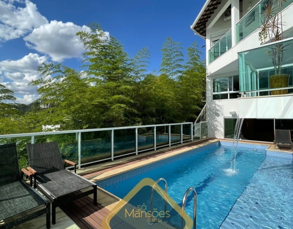 Casa de Luxo de 760 m² à Venda com 4 Suítes e Vista Definitiva no Vila Alpina, Nova Lima - MG