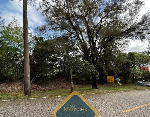Lote de 2335m² à vendido pela Só Mansões no condomínio Bosque da Ribeira.