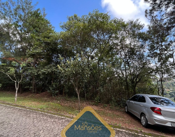 Lote de 2335m² à vendido pela Só Mansões no condomínio Bosque da Ribeira.