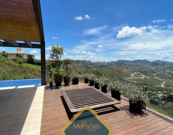 Linda casa de 652m² com vista fantástica à venda no Vila Alpina.