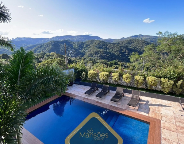 Linda casa com vista magnífica à venda no Ouro Velho Mansões.