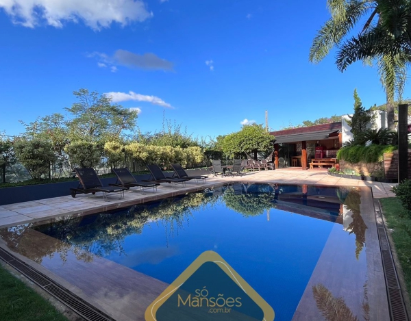 Linda casa com vista magnífica à venda no Ouro Velho Mansões.