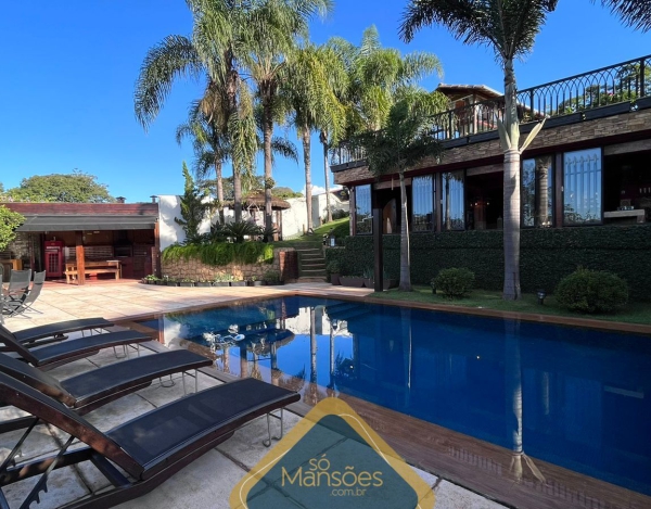 Linda casa com vista magnífica à venda no Ouro Velho Mansões.