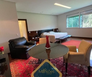 Casa Imponente de 1.015 m² à Venda com 4 Suítes e Piscina Aquecida no Lagoa do Miguelão, Nova Lima - MG