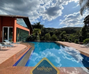 Casa Imponente de 1.015 m² à Venda com 4 Suítes e Piscina Aquecida no Lagoa do Miguelão, Nova Lima - MG