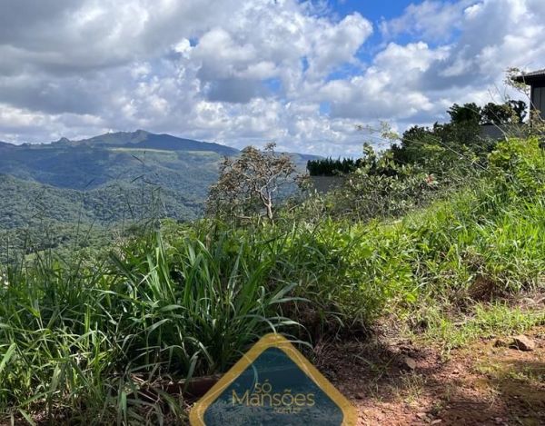 Lote de 818m² com projeto à venda no Mirante da Mata.