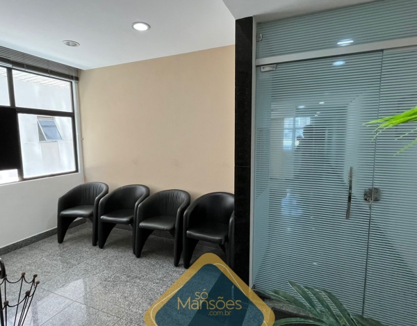 Conjunto de salas com 112m² com excelente localização na Av. Brasil